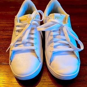 Women’s Puma Sneakers - size 7